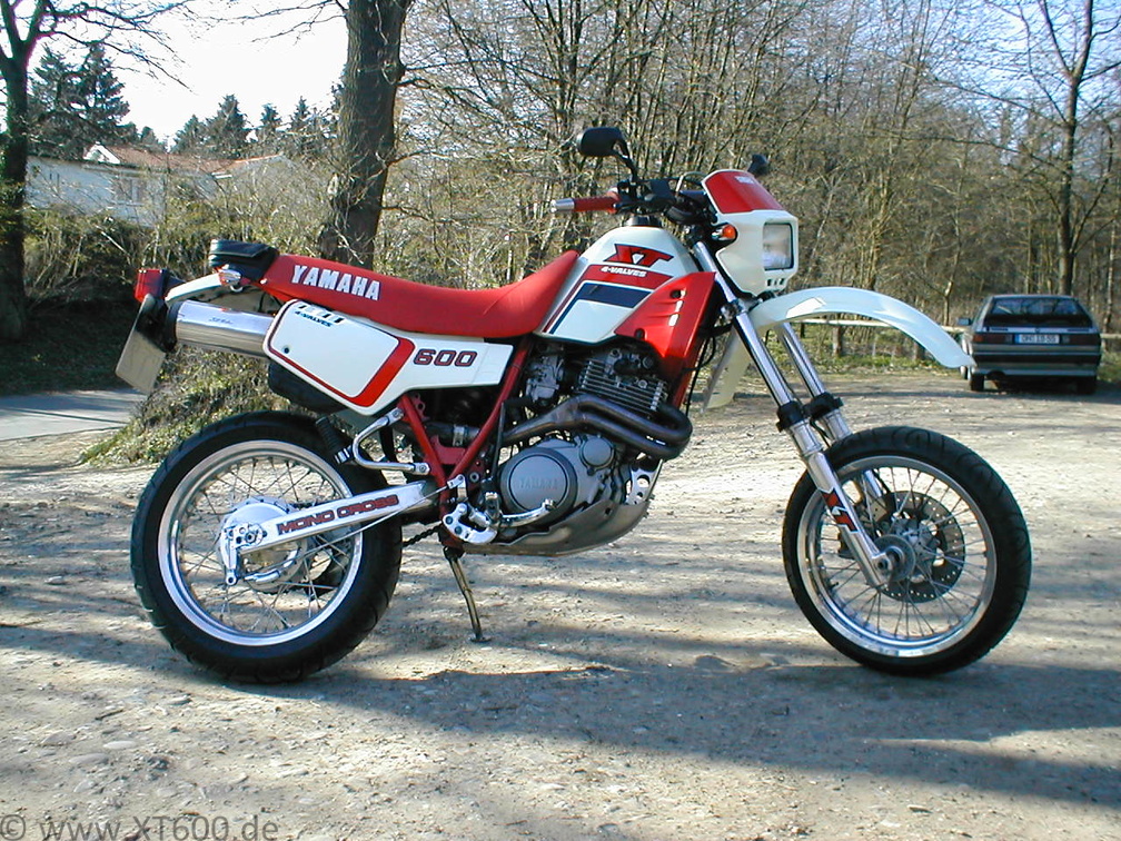 XT600SupermotovonderSeite